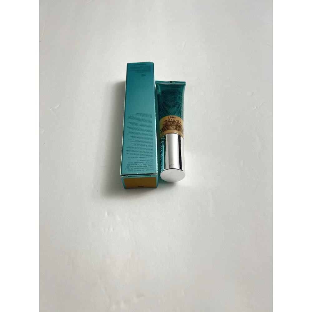 It Cosmetics Better CC+ SPF 40 Oil-Free Matte Cream - Light - Picture 3 of 4